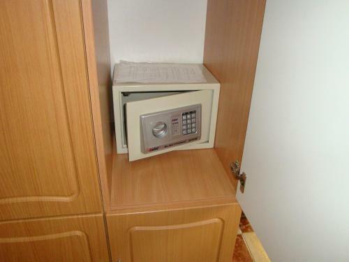 Yellow Apartman