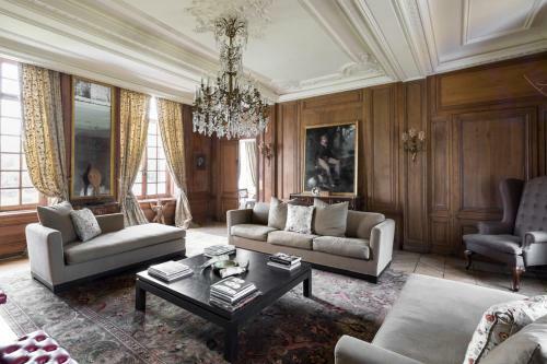 Agroturismo Saint-maclou Chateau Sleeps 28 Pool