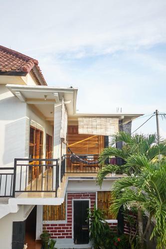 Hostal Padi Surf Villa Medewi