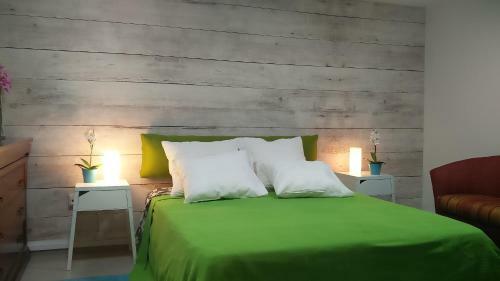 Hostal Like Home, Gedera-room-bnb