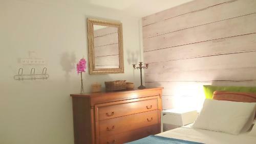 Hostal Like Home, Gedera-room-bnb