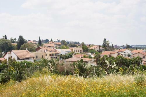 Hostal Like Home, Gedera-room-bnb