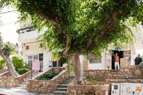 Hostal Like Home, Gedera-room-bnb