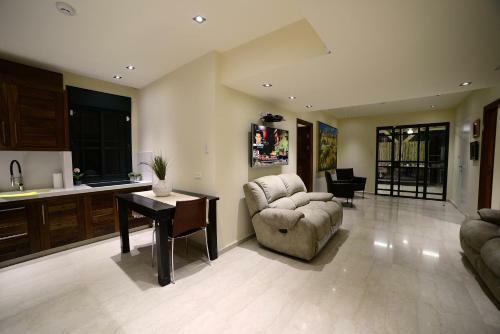 Hostal Garden Residence