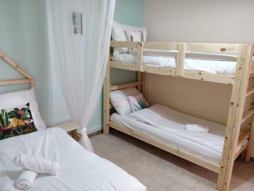 Hostal 1000nights Guest House - Near The Beach