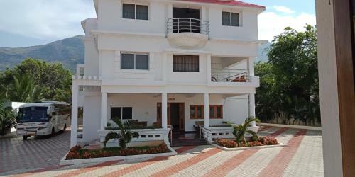 Hotel Esakki Highview Resorts