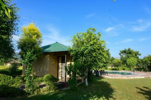 Hotel Tusk And Roar Corbett Resort