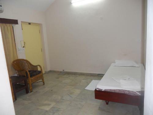 Hotel Sadhabishegam