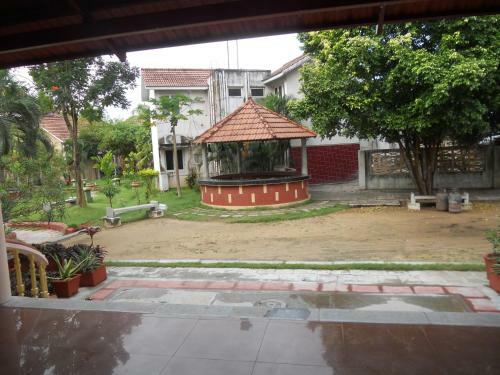 Hotel Sadhabishegam