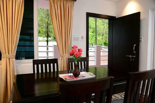 Hotel Orchard Valley Resort
