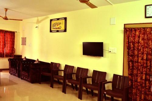 Hotel Gvs Residency