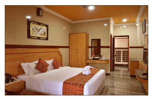 Hotel Gvs Residency