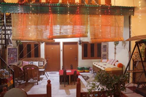 Shreenu Home Stay