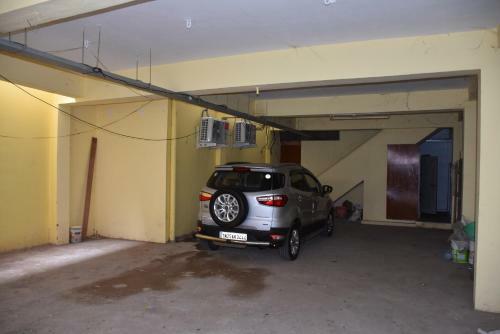 Hotel Swathisri Residency