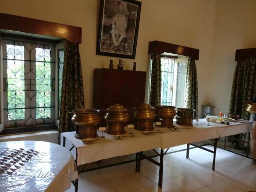 Dowlat Villas Palace