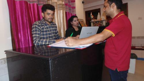 Bed & Breakfast Hotel Sehrawat Inn