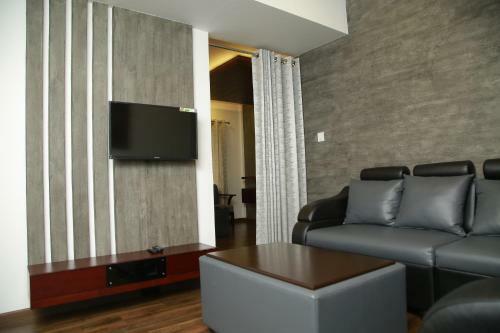 Hotel Four N Square Residency