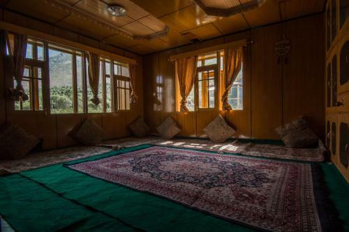 Notonmap - Tufail House