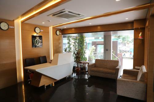 Hotel Rajdoot Royale Residency Llp
