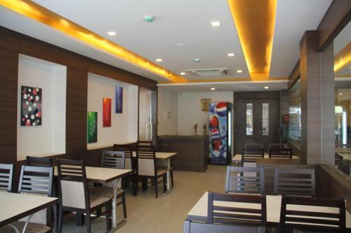 Hotel Rajdoot Royale Residency Llp