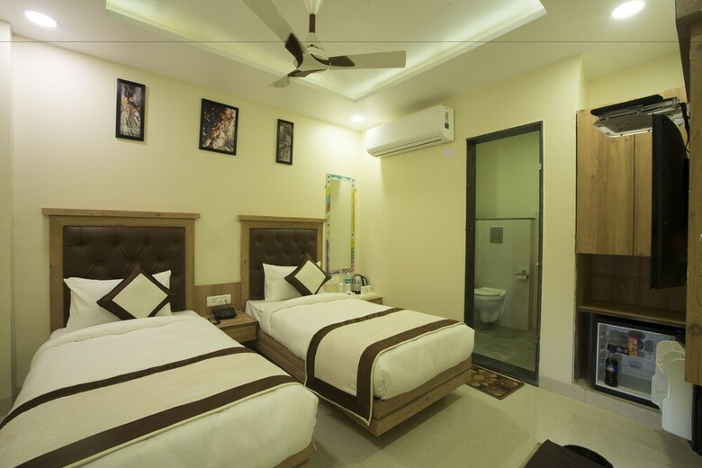 Hotel Amar International