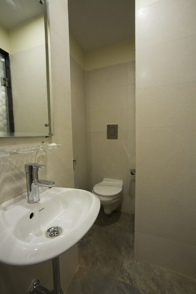 Hotel Amar International