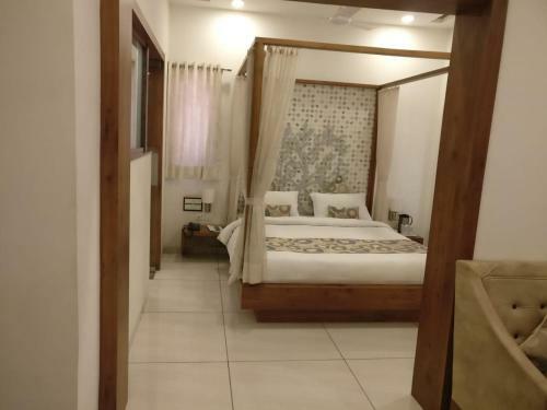 Kalyans Hotel