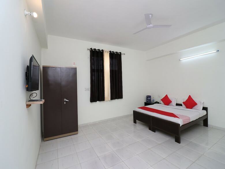 Hotel Oyo 22648 Shalimar Inn