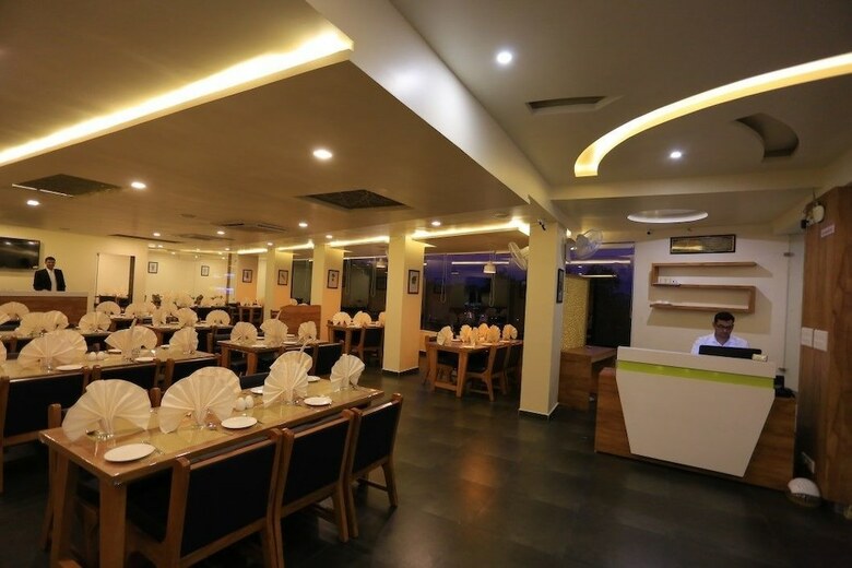 Hotel The Grand Raveta