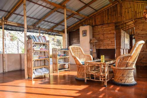 Lodge Cafe Buransh