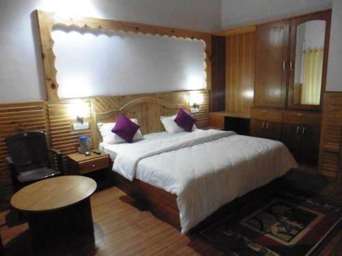 Lodge Pangot Retreat
