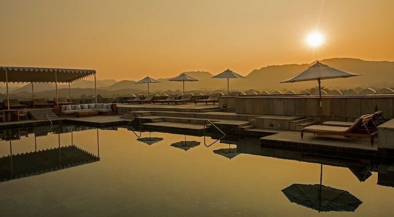 Hotel Raas Devigarh