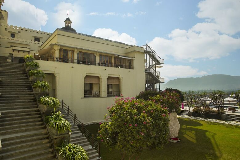 Hotel Raas Devigarh