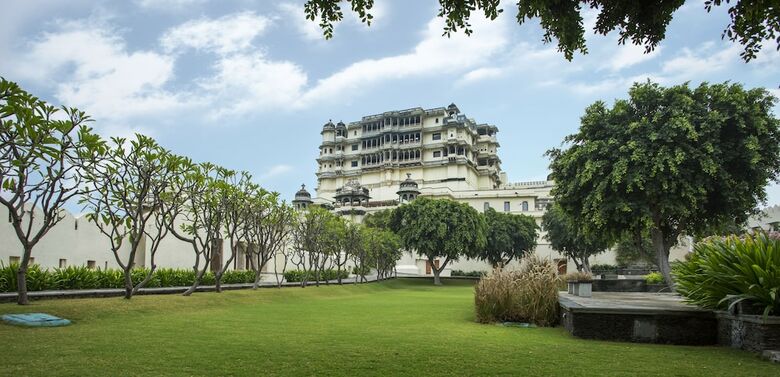 Hotel Raas Devigarh