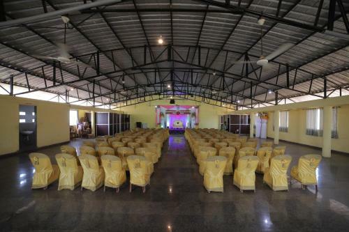 Hotel Kamat Plus