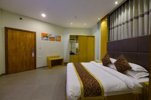 Hotel H - Sandhill Hotels Private Limited