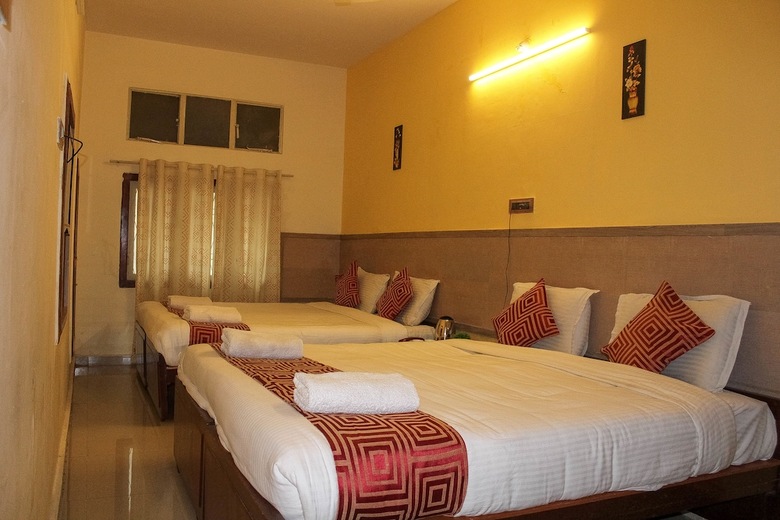 Kaveri Hotel Bed & Breakfast