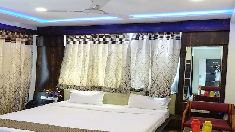 Capital O 36682 Hotel Keshav
