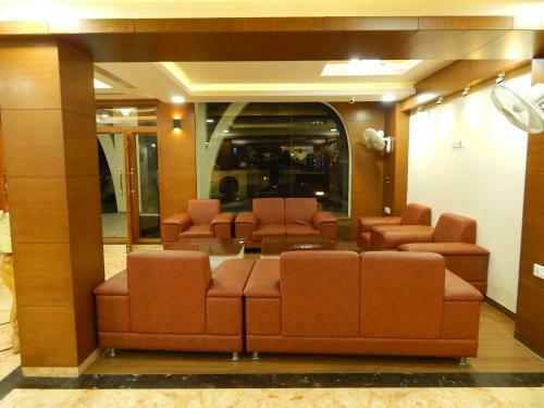 Hotel Aadhi