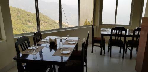 Hotel The Garhwali Inn