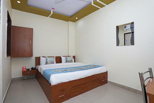 Oyo 10413 Hotel Royal Plaza