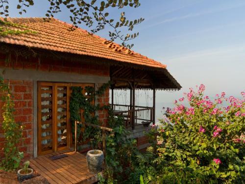 Lodge Saffronstays Villa 270