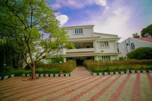 Poppy's Vista Hotel