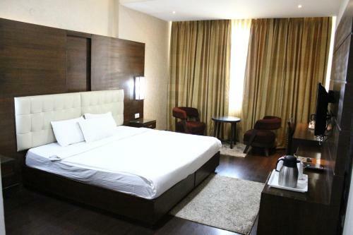 Hotel Amr Katra