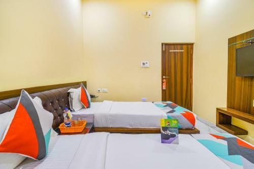 Hotel Fabexpress Royal Plaza