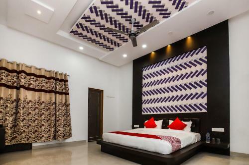 Oyo 19456 Hotel Shagun Palace