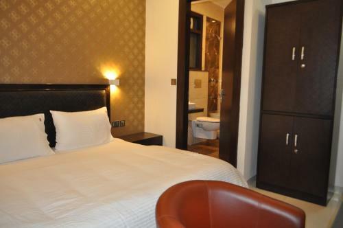 Hotel Anand Bhawan