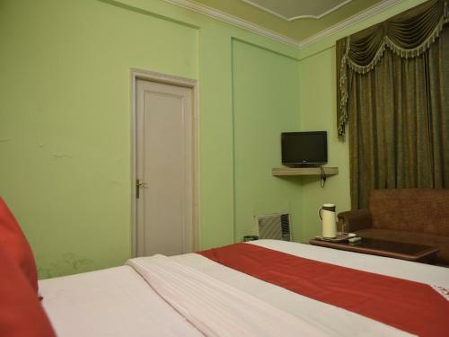 Oyo 10752 Hotel Sitara International