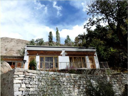 Hotel Beyond Stay - Lharje Resort