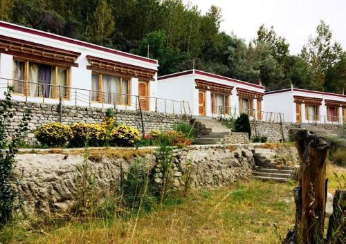 Hotel Beyond Stay - Lharje Resort